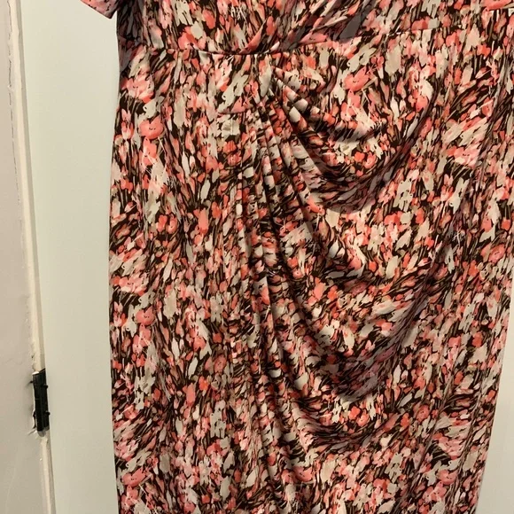 Professional Dress - Picture 2 of 5